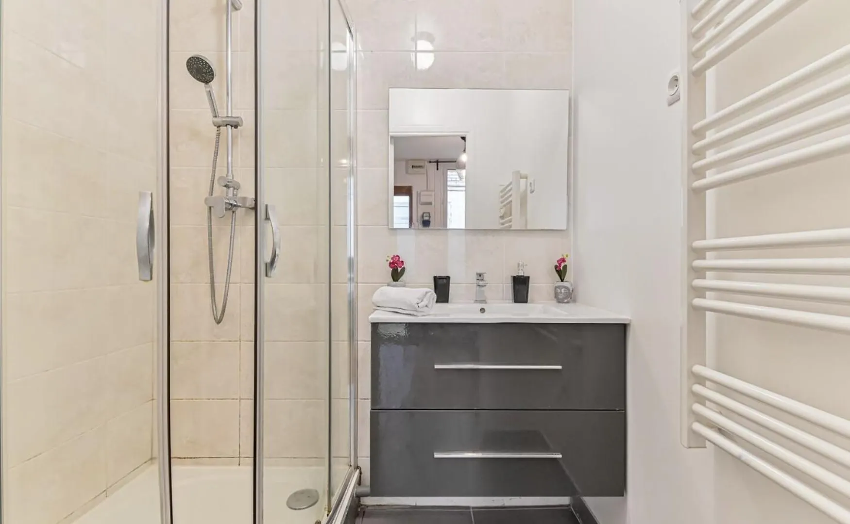 Apartment Charmant Duplex A Deux Pas De Paris Et Du Rer B Gentilly France